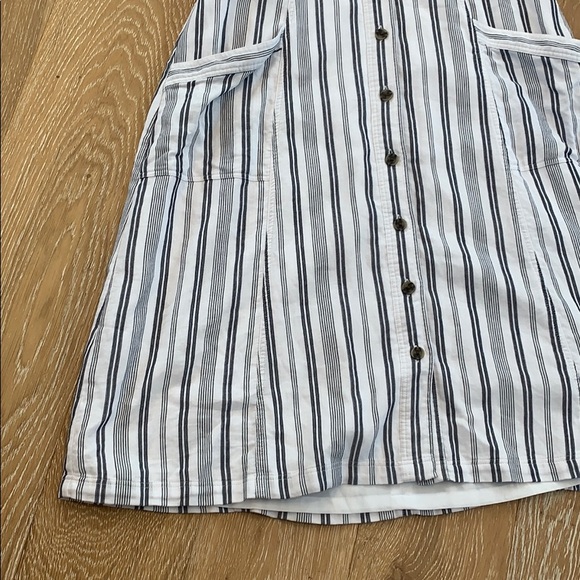 LOFT Dress - Picture 3 of 10